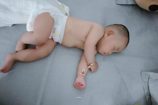 泗洪怀孕多久会显肚子